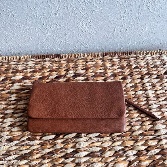 HOBO brown leather wallet clutch wristlet coin pocket card holder zipper magnet - Picture 8 of 8